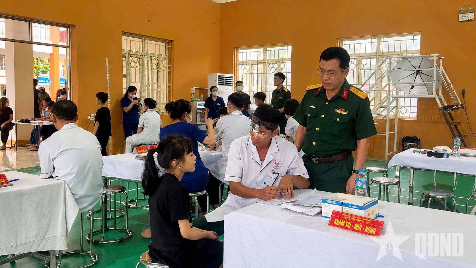Bệnh viện Quân y 105 khám sức khỏe miễn phí cho trẻ từ 6 đến dưới 18 tuổi